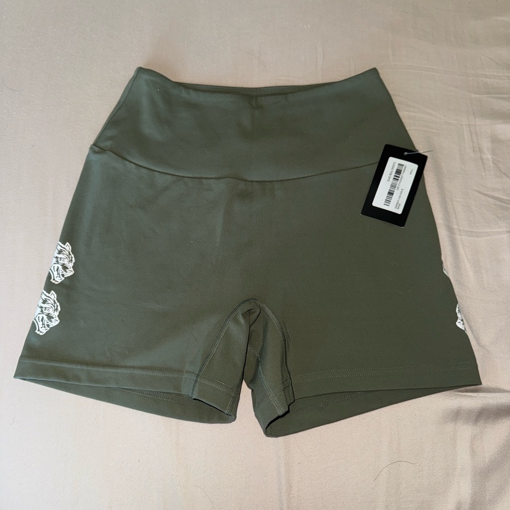 Darc Sport SHE quad wolf Beau shorts